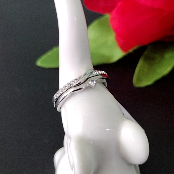 Dainty Stacking Bridal Ring Set Stainless Steel Hypoallergenic - Picture 3 of 11